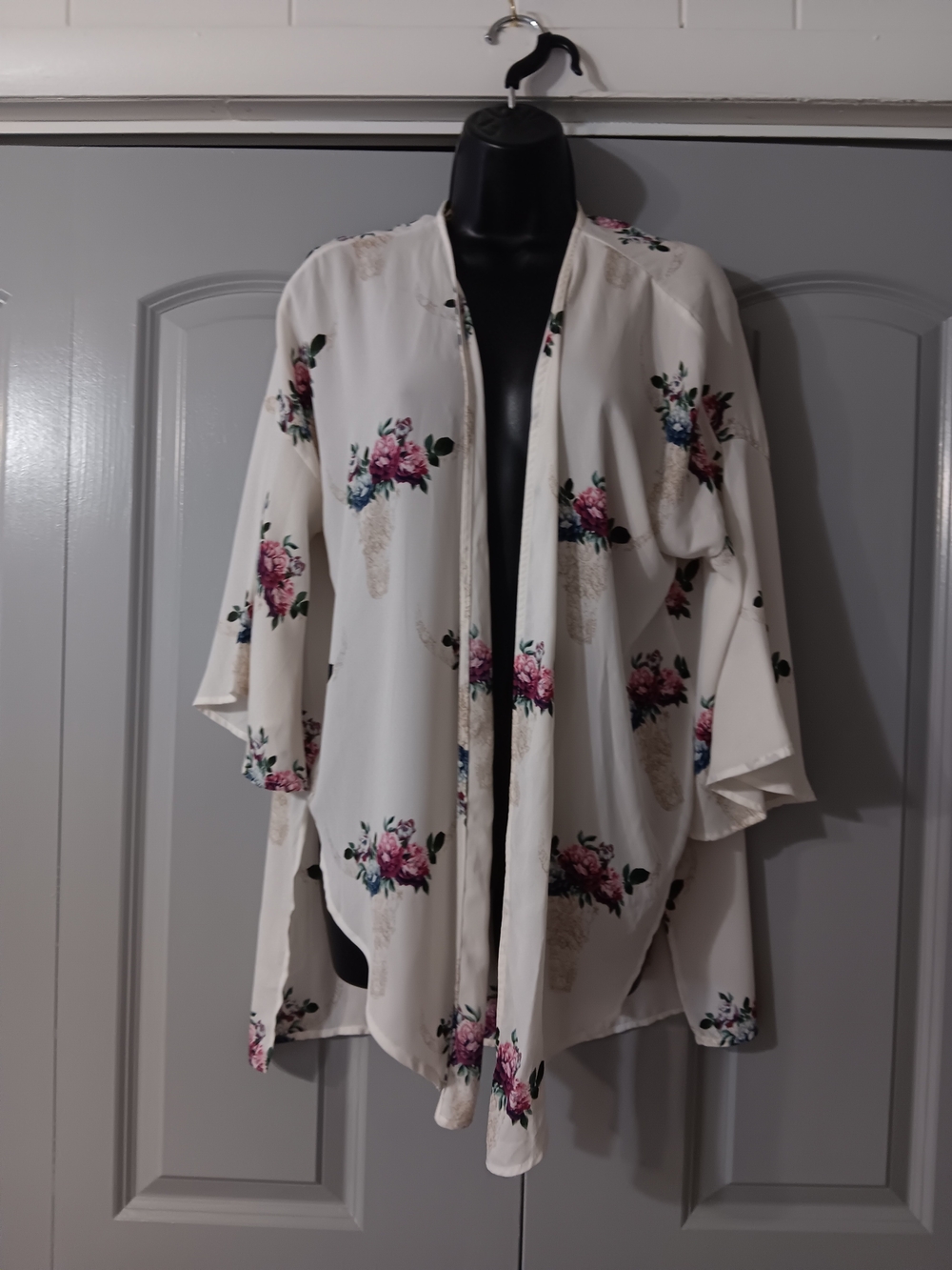 Peach Love California Lightweight Open-Front Floral Kimono